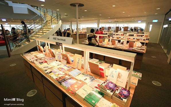「高雄市立圖書館總館」Blog遊記的精采圖片